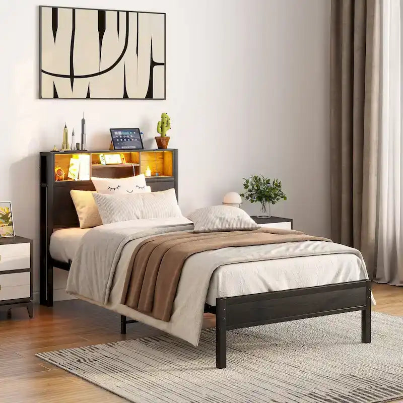 Lit plateforme en métal simple avec tête de lit de rangement et chargeur
