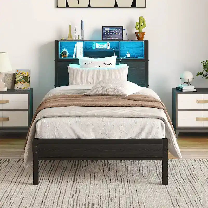 Lit plateforme en métal simple avec tête de lit de rangement et chargeur