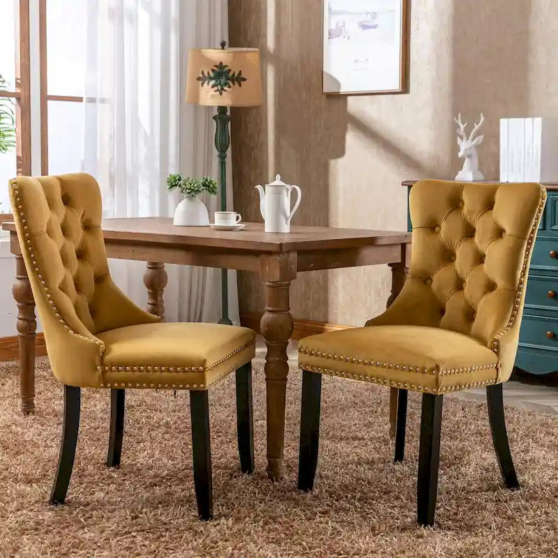 Chaises de salle à manger contemporaines haut de gamme rembourrées en velours touffeté en bois massif avec pieds en bois, garniture de clous de tapissier, lot de 2, doré